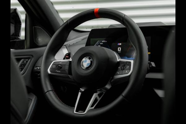 BMW 1-serie M135 xDrive M-Sport Pro - Pano - Harman Kardon - Driving Ass Plus BMW 1-serie M135 xDrive M-Sport Pro - Pano - Harman Kardon - Driving Ass Plus