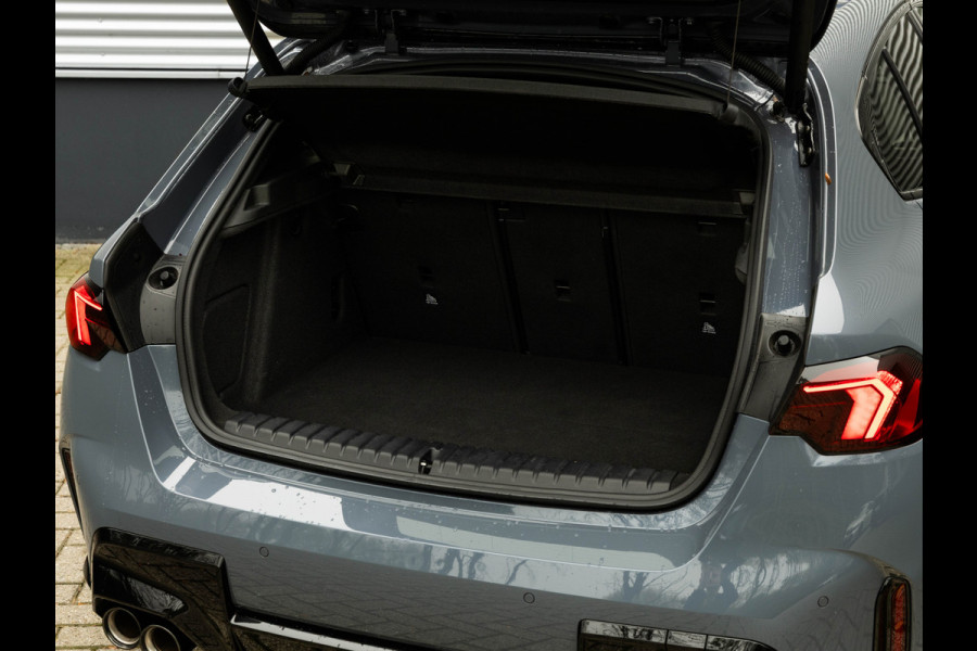 BMW 1-serie M135 xDrive M-Sport Pro - Pano - Harman Kardon - Driving Ass Plus BMW 1-serie M135 xDrive M-Sport Pro - Pano - Harman Kardon - Driving Ass Plus