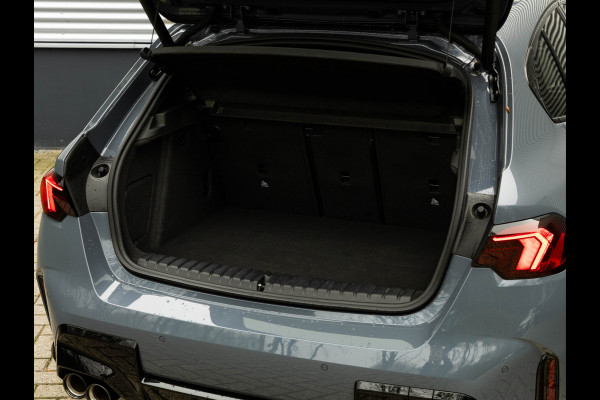 BMW 1-serie M135 xDrive M-Sport Pro - Pano - Harman Kardon - Driving Ass Plus BMW 1-serie M135 xDrive M-Sport Pro - Pano - Harman Kardon - Driving Ass Plus