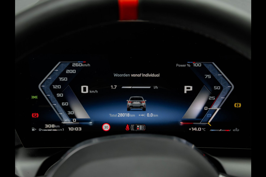 BMW 1-serie M135 xDrive M-Sport Pro - Pano - Harman Kardon - Driving Ass Plus BMW 1-serie M135 xDrive M-Sport Pro - Pano - Harman Kardon - Driving Ass Plus