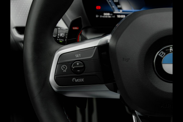 BMW 1-serie M135 xDrive M-Sport Pro - Pano - Harman Kardon - Driving Ass Plus BMW 1-serie M135 xDrive M-Sport Pro - Pano - Harman Kardon - Driving Ass Plus