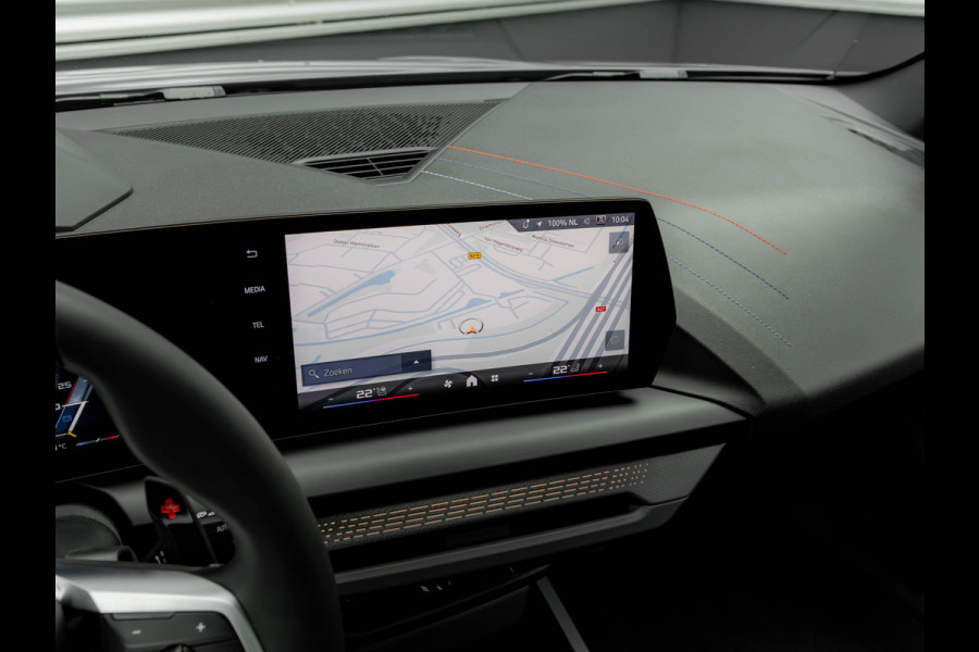 BMW 1-serie M135 xDrive M-Sport Pro - Pano - Harman Kardon - Driving Ass Plus BMW 1-serie M135 xDrive M-Sport Pro - Pano - Harman Kardon - Driving Ass Plus