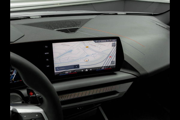 BMW 1-serie M135 xDrive M-Sport Pro - Pano - Harman Kardon - Driving Ass Plus BMW 1-serie M135 xDrive M-Sport Pro - Pano - Harman Kardon - Driving Ass Plus
