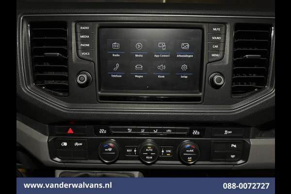 Volkswagen Crafter 2.0 TDI 141pk L3H3 L2H2 Euro6 Airco | Camera | Apple Carplay | Android Auto Parkeersensoren, Bijrijdersbank, 3000kg trekvermogen, zilver