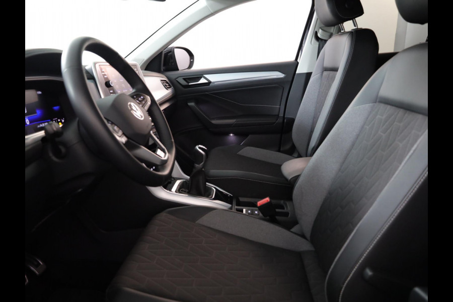Volkswagen T-Roc 1.0 TSI Life Edition GOAL 115 PK | Navigatie | automatische Airco | Parkeer assistent |