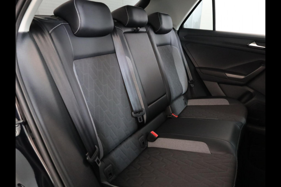 Volkswagen T-Roc 1.0 TSI Life Edition GOAL 115 PK | Navigatie | automatische Airco | Parkeer assistent |