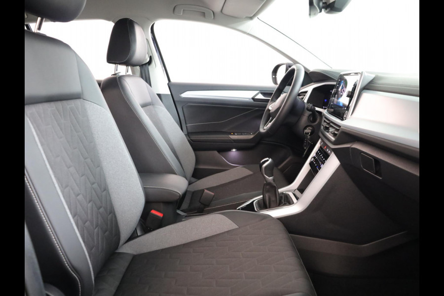 Volkswagen T-Roc 1.0 TSI Life Edition GOAL 115 PK | Navigatie | automatische Airco | Parkeer assistent |