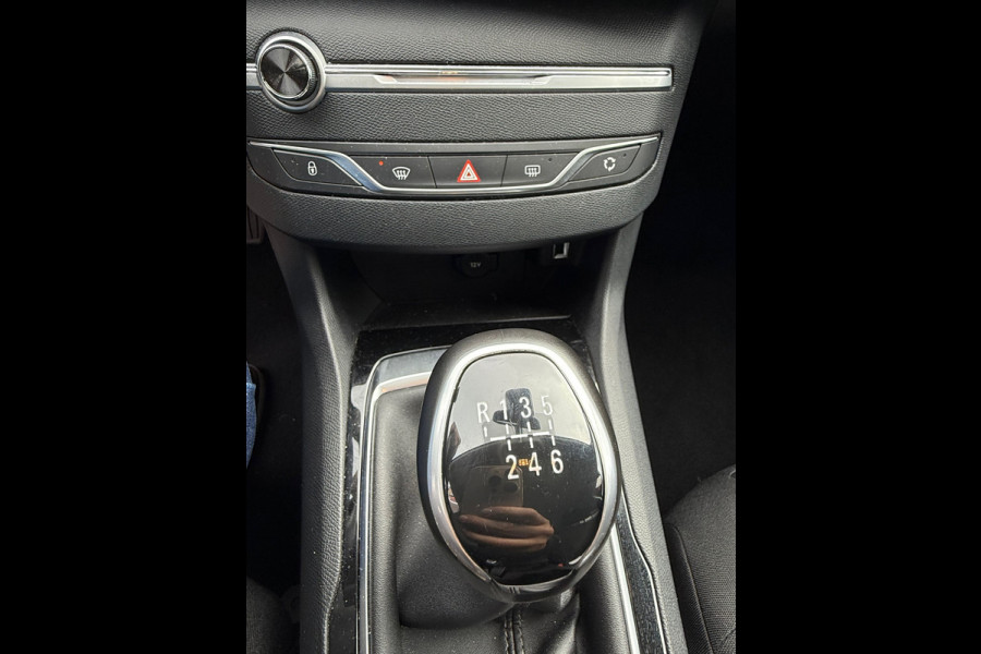 Peugeot 308 1.2 PureTech Active Pack Peugeot 308 1.2 PureTech Active Pack