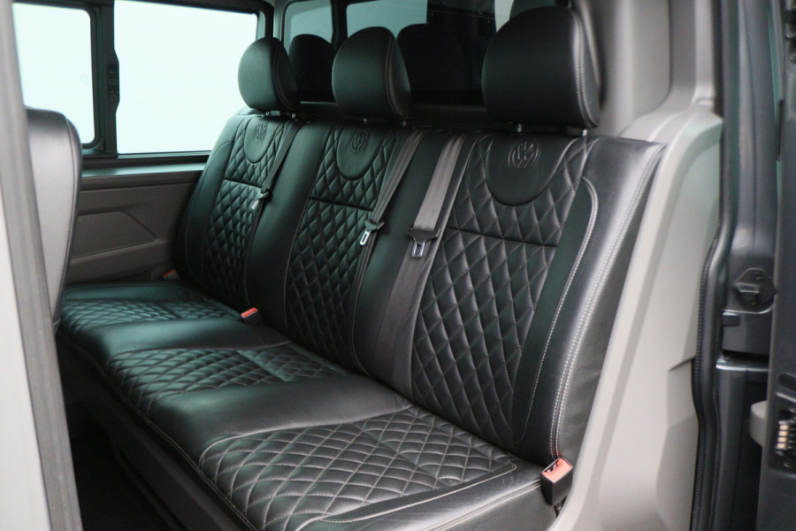Volkswagen Transporter 2.0 TDI DSG L2H1 30 DC Highline Leer, 2x Elektr. Schuifdeur, ACC, Camera, Apple Carplay, LED, Trekhaak, 20'' Volkswagen Transporter 2.0 TDI DSG L2H1 30 DC Highline Leer, 2x Elektr. Schuifdeur, ACC, Camera, Apple Carplay, LED, Trekhaak, 20''