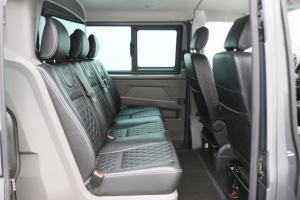 Volkswagen Transporter 2.0 TDI DSG L2H1 30 DC Highline Leer, 2x Elektr. Schuifdeur, ACC, Camera, Apple Carplay, LED, Trekhaak, 20'' Volkswagen Transporter 2.0 TDI DSG L2H1 30 DC Highline Leer, 2x Elektr. Schuifdeur, ACC, Camera, Apple Carplay, LED, Trekhaak, 20''