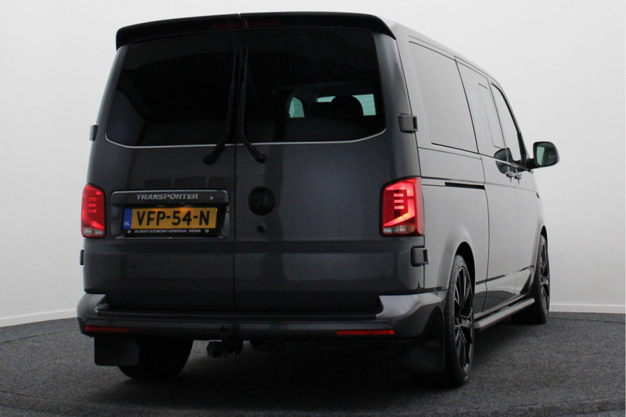 Volkswagen Transporter 2.0 TDI DSG L2H1 30 DC Highline Leer, 2x Elektr. Schuifdeur, ACC, Camera, Apple Carplay, LED, Trekhaak, 20'' Volkswagen Transporter 2.0 TDI DSG L2H1 30 DC Highline Leer, 2x Elektr. Schuifdeur, ACC, Camera, Apple Carplay, LED, Trekhaak, 20''