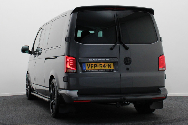 Volkswagen Transporter 2.0 TDI DSG L2H1 30 DC Highline Leer, 2x Elektr. Schuifdeur, ACC, Camera, Apple Carplay, LED, Trekhaak, 20'' Volkswagen Transporter 2.0 TDI DSG L2H1 30 DC Highline Leer, 2x Elektr. Schuifdeur, ACC, Camera, Apple Carplay, LED, Trekhaak, 20''