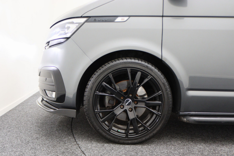 Volkswagen Transporter 2.0 TDI DSG L2H1 30 DC Highline Leer, 2x Elektr. Schuifdeur, ACC, Camera, Apple Carplay, LED, Trekhaak, 20'' Volkswagen Transporter 2.0 TDI DSG L2H1 30 DC Highline Leer, 2x Elektr. Schuifdeur, ACC, Camera, Apple Carplay, LED, Trekhaak, 20''