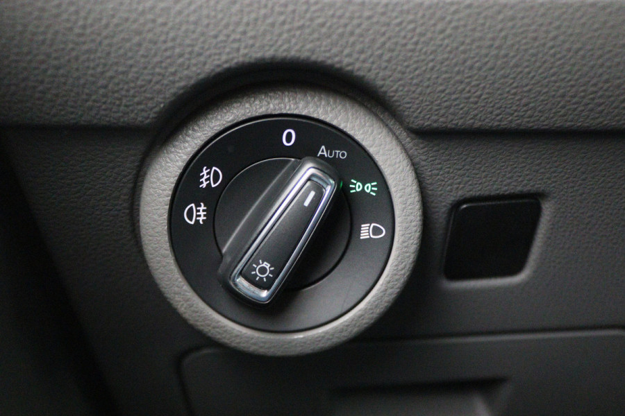 Volkswagen Transporter 2.0 TDI DSG L2H1 30 DC Highline Leer, 2x Elektr. Schuifdeur, ACC, Camera, Apple Carplay, LED, Trekhaak, 20'' Volkswagen Transporter 2.0 TDI DSG L2H1 30 DC Highline Leer, 2x Elektr. Schuifdeur, ACC, Camera, Apple Carplay, LED, Trekhaak, 20''