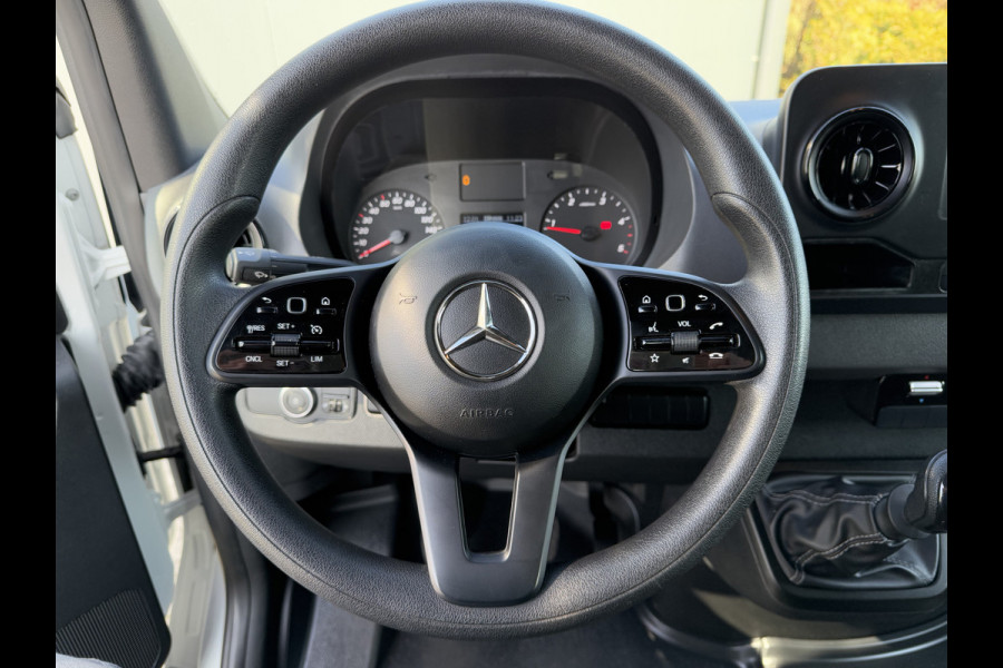 Mercedes-Benz Sprinter 314 CDI 4X4 / PICK-UP / DOKA / DUBBEL CABINE / AIRCO / CRUISE / APPLE CARPLAY / 6 PERSOONS / ZEER NETJES Mercedes-Benz Sprinter 314 CDI 4X4 / PICK-UP / DOKA / DUBBEL CABINE / AIRCO / CRUISE / APPLE CARPLAY / 6 PERSOONS / ZEER NETJES