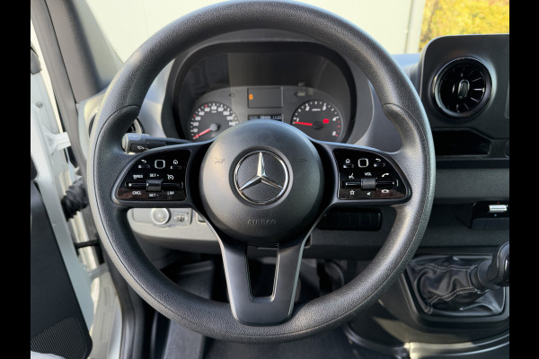Mercedes-Benz Sprinter 314 CDI 4X4 / PICK-UP / DOKA / DUBBEL CABINE / AIRCO / CRUISE / APPLE CARPLAY / 6 PERSOONS / ZEER NETJES Mercedes-Benz Sprinter 314 CDI 4X4 / PICK-UP / DOKA / DUBBEL CABINE / AIRCO / CRUISE / APPLE CARPLAY / 6 PERSOONS / ZEER NETJES