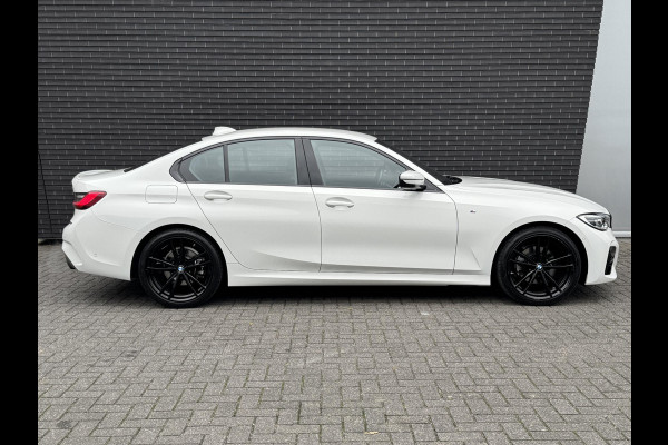 BMW 3-serie 320i High Executive M Sport / Sportleder / Camera / LED / BMW 3-serie 320i High Executive M Sport / Sportleder / Camera / LED /