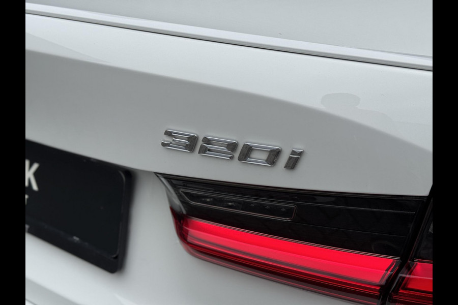 BMW 3-serie 320i High Executive M Sport / Sportleder / Camera / LED / BMW 3-serie 320i High Executive M Sport / Sportleder / Camera / LED /