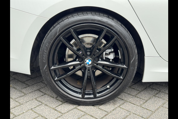 BMW 3-serie 320i High Executive M Sport / Sportleder / Camera / LED / BMW 3-serie 320i High Executive M Sport / Sportleder / Camera / LED /
