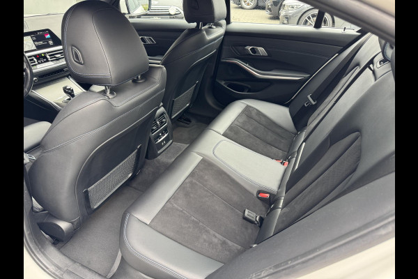 BMW 3-serie 320i High Executive M Sport / Sportleder / Camera / LED / BMW 3-serie 320i High Executive M Sport / Sportleder / Camera / LED /