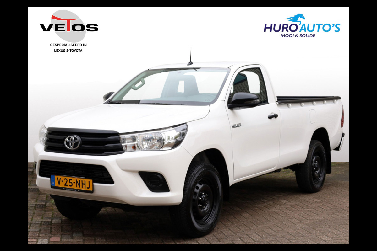 Toyota Hilux 2.4 D-4D 4WD Cool Comfort | Airco | Cruise | Trekhaak Toyota Hilux 2.4 D-4D 4WD Cool Comfort | Airco | Cruise | Trekhaak