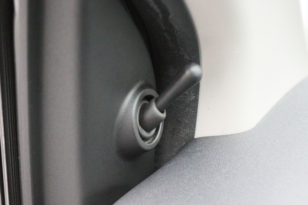 Peugeot 108 1.0 e-VTi Active Automaat LED, Airco, Bluetooth, Elektr. Pakket, 15"