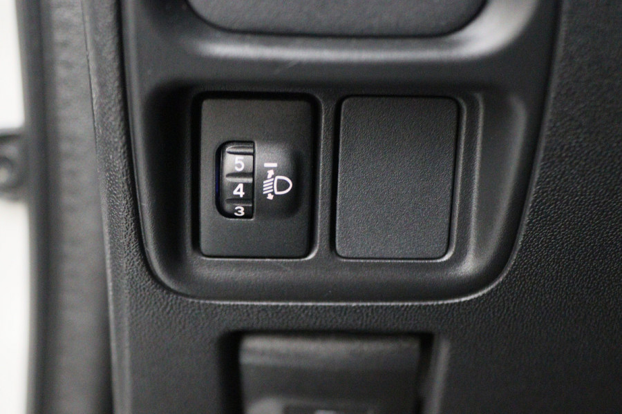 Peugeot 108 1.0 e-VTi Active Automaat LED, Airco, Bluetooth, Elektr. Pakket, 15"