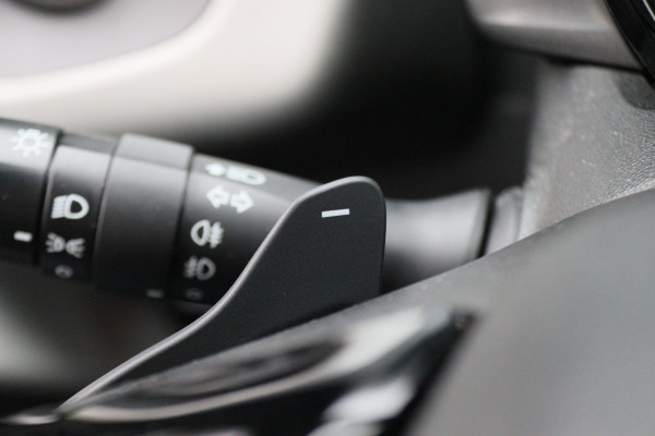 Peugeot 108 1.0 e-VTi Active Automaat LED, Airco, Bluetooth, Elektr. Pakket, 15"