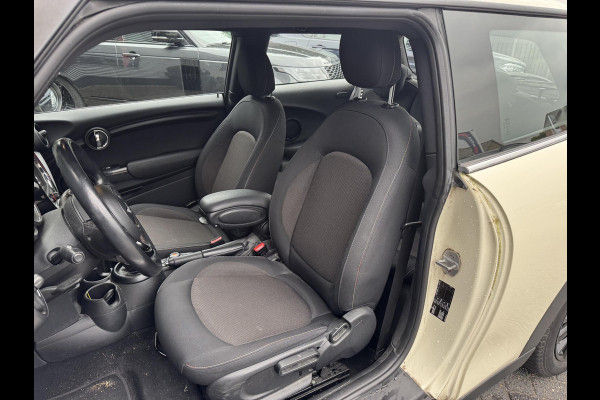 MINI Mini 1.5 Cooper Salt Business | Navigatie | Parkeersensoren | Lichtmetalen Velgen | Cruise Control |