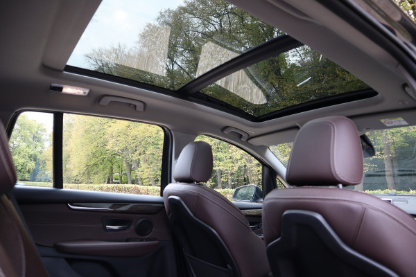 BMW 2 Serie Gran Tourer 218i High Executive Edition | Pano | Camera | ACC | Trekhaak | Automaat |