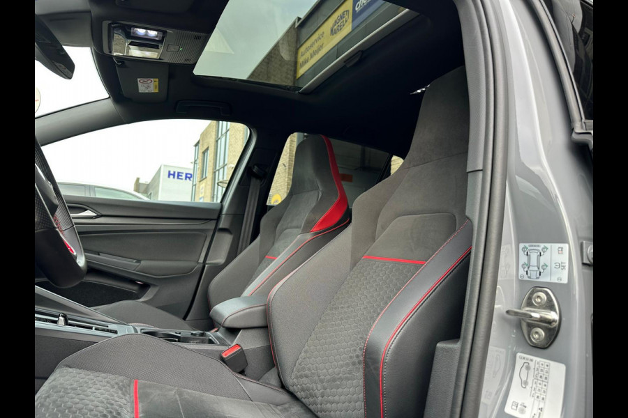 Volkswagen Golf 2.0 TSI GTI Clubsport Nurnburgring! Head up! Harman Kardon! Panoramadak! Vol opties!