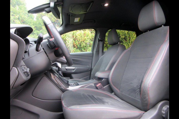 Ford Kuga 1.5 EcoBoost ST Line Automaat *Zeer mooi!* Ford Kuga 1.5 EcoBoost ST Line Automaat *Zeer mooi!*