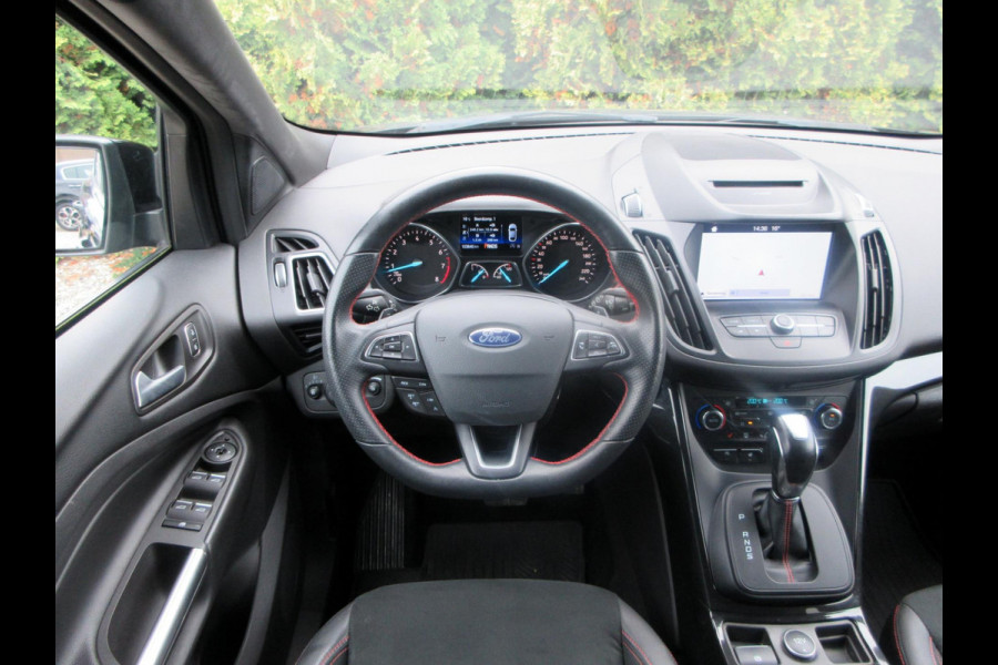 Ford Kuga 1.5 EcoBoost ST Line Automaat *Zeer mooi!* Ford Kuga 1.5 EcoBoost ST Line Automaat *Zeer mooi!*