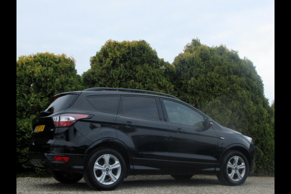 Ford Kuga 1.5 EcoBoost ST Line Automaat *Zeer mooi!* Ford Kuga 1.5 EcoBoost ST Line Automaat *Zeer mooi!*