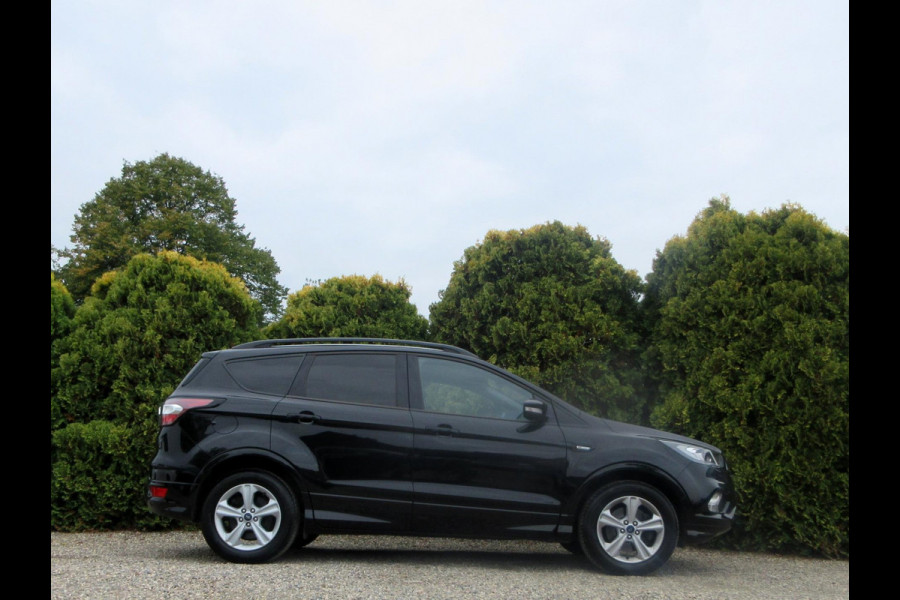 Ford Kuga 1.5 EcoBoost ST Line Automaat *Zeer mooi!* Ford Kuga 1.5 EcoBoost ST Line Automaat *Zeer mooi!*