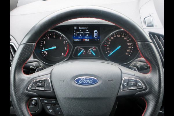 Ford Kuga 1.5 EcoBoost ST Line Automaat *Zeer mooi!* Ford Kuga 1.5 EcoBoost ST Line Automaat *Zeer mooi!*