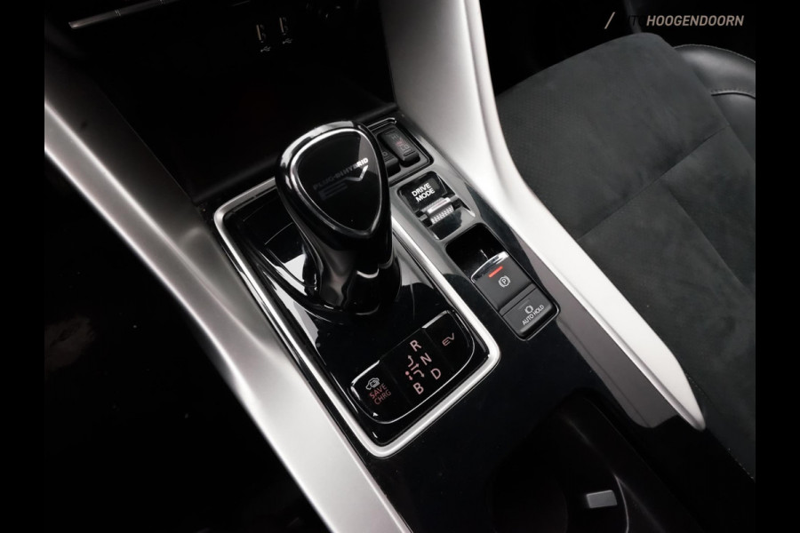 Mitsubishi Eclipse Cross 2.4 PHEV Executive (APPLE CARPLAY,LED,KEYLESS,ALCANTARA,CRUISE,STOELVERWARMING,CAMERA,LM-VELGEN) Mitsubishi Eclipse Cross 2.4 PHEV Executive (APPLE CARPLAY,LED,KEYLESS,ALCANTARA,CRUISE,STOELVERWARMING,CAMERA,LM-VELGEN)