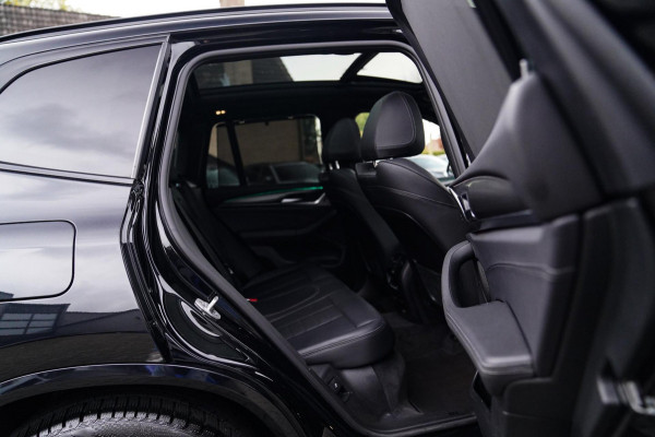 BMW X3 XDrive20i High Executive | Panorama | Shadowline | Camera | M-pakket | Luxe Leder - Memory | Apple Carplay | Cruise Control BMW X3 XDrive20i High Executive | Panorama | Shadowline | Camera | M-pakket | Luxe Leder - Memory | Apple Carplay | Cruise Control