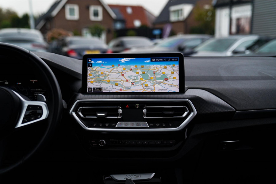 BMW X3 XDrive20i High Executive | Panorama | Shadowline | Camera | M-pakket | Luxe Leder - Memory | Apple Carplay | Cruise Control BMW X3 XDrive20i High Executive | Panorama | Shadowline | Camera | M-pakket | Luxe Leder - Memory | Apple Carplay | Cruise Control
