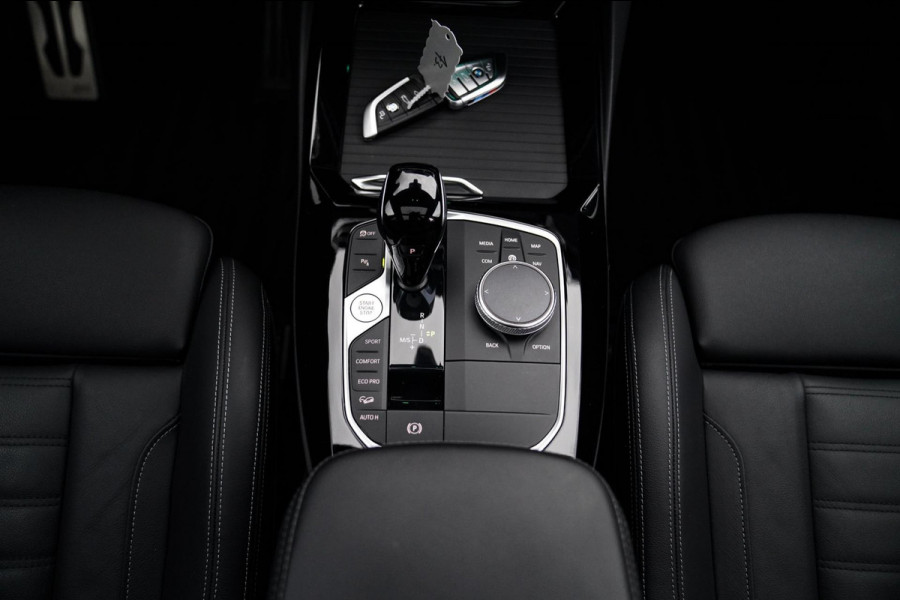 BMW X3 XDrive20i High Executive | Panorama | Shadowline | Camera | M-pakket | Luxe Leder - Memory | Apple Carplay | Cruise Control BMW X3 XDrive20i High Executive | Panorama | Shadowline | Camera | M-pakket | Luxe Leder - Memory | Apple Carplay | Cruise Control