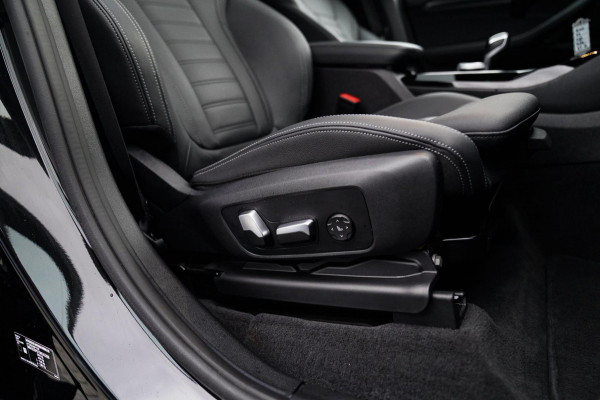 BMW X3 XDrive20i High Executive | Panorama | Shadowline | Camera | M-pakket | Luxe Leder - Memory | Apple Carplay | Cruise Control BMW X3 XDrive20i High Executive | Panorama | Shadowline | Camera | M-pakket | Luxe Leder - Memory | Apple Carplay | Cruise Control