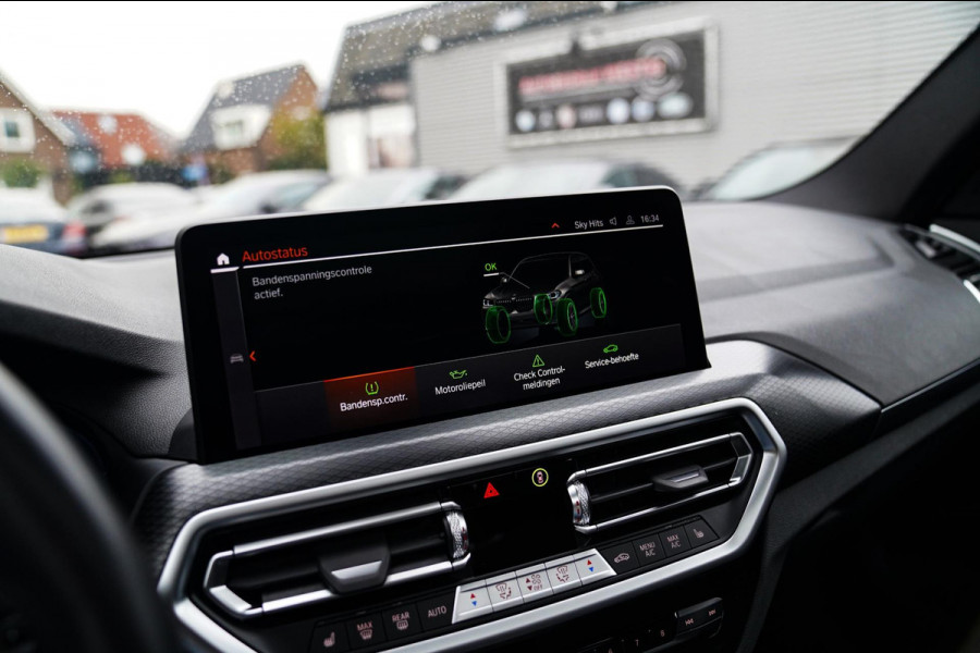 BMW X3 XDrive20i High Executive | Panorama | Shadowline | Camera | M-pakket | Luxe Leder - Memory | Apple Carplay | Cruise Control BMW X3 XDrive20i High Executive | Panorama | Shadowline | Camera | M-pakket | Luxe Leder - Memory | Apple Carplay | Cruise Control