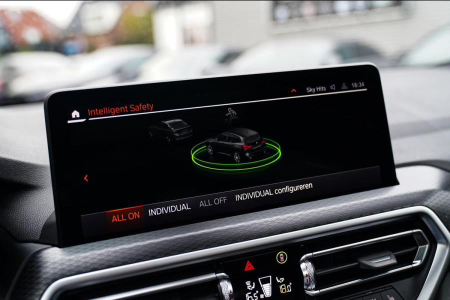 BMW X3 XDrive20i High Executive | Panorama | Shadowline | Camera | M-pakket | Luxe Leder - Memory | Apple Carplay | Cruise Control BMW X3 XDrive20i High Executive | Panorama | Shadowline | Camera | M-pakket | Luxe Leder - Memory | Apple Carplay | Cruise Control