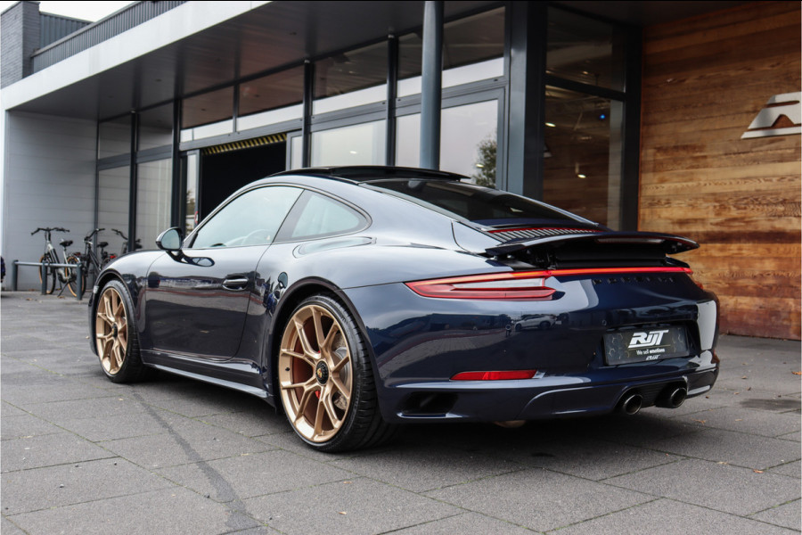 Porsche 911 991.2 3.0 Carrera 4 GTS NL auto **Centerlock/Pano/Carbon/Alcantara/Sportuitlaat** Porsche 911 991.2 3.0 Carrera 4 GTS NL auto **Centerlock/Pano/Carbon/Alcantara/Sportuitlaat**