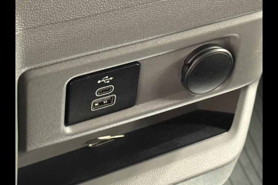 Ford Transit Custom 280 2.0 TDCI L1H1 Trend Nieuw Model Airco Navi Trekhaak PDC V+A Camera Ford Transit Custom 280 2.0 TDCI L1H1 Trend Nieuw Model Airco Navi Trekhaak PDC V+A Camera