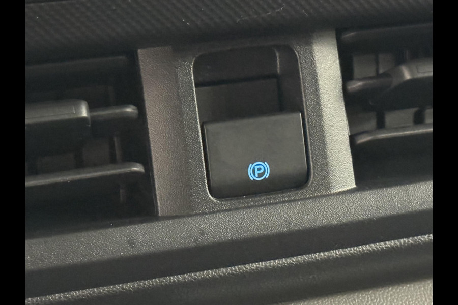 Ford Transit Custom 280 2.0 TDCI L1H1 Trend Nieuw Model Airco Navi Trekhaak PDC V+A Camera Ford Transit Custom 280 2.0 TDCI L1H1 Trend Nieuw Model Airco Navi Trekhaak PDC V+A Camera