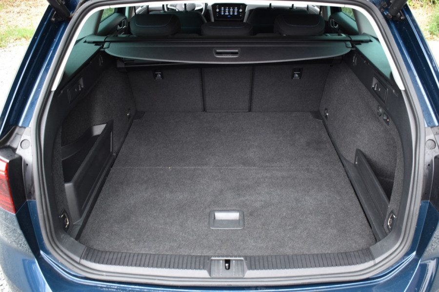 Volkswagen Passat Variant 1.4 TSI PHEV GTE Business TREKHAAK/CAMERA/IQ-LIGHT Volkswagen Passat Variant 1.4 TSI PHEV GTE Business TREKHAAK/CAMERA/IQ-LIGHT