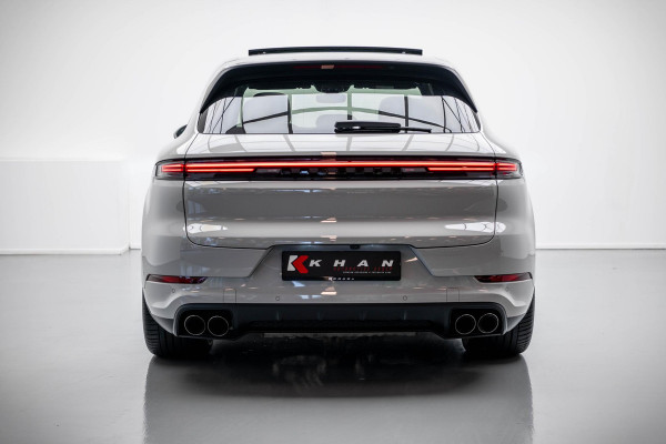 Porsche Cayenne 3.0 E-Hybrid |Pano|Krijt|SportChrono|Fabrieksgarantie t/m 2029|