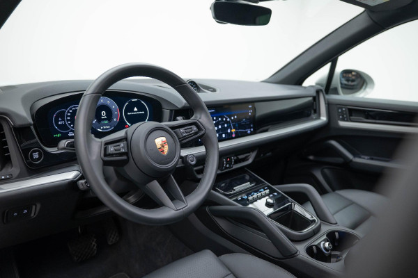 Porsche Cayenne 3.0 E-Hybrid |Pano|Krijt|SportChrono|Fabrieksgarantie t/m 2029|