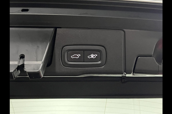 Volvo XC60 2.0 T6 Plug-in hybrid AWD R-Design Trekhaak | Long Range | Open dak | Adapt. cruise | 360 | Head-up | Stuur-/Stoelverwarming | Volvo XC60 2.0 T6 Plug-in hybrid AWD R-Design Trekhaak | Long Range | Open dak | Adapt. cruise | 360 | Head-up | Stuur-/Stoelverwarming |